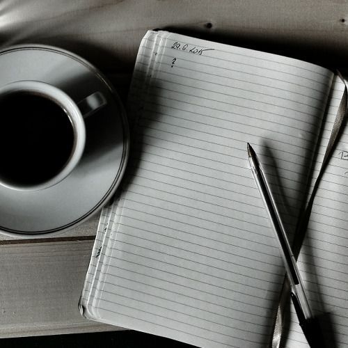 Scrivo, quindi esisto (anche senza algoritmo).